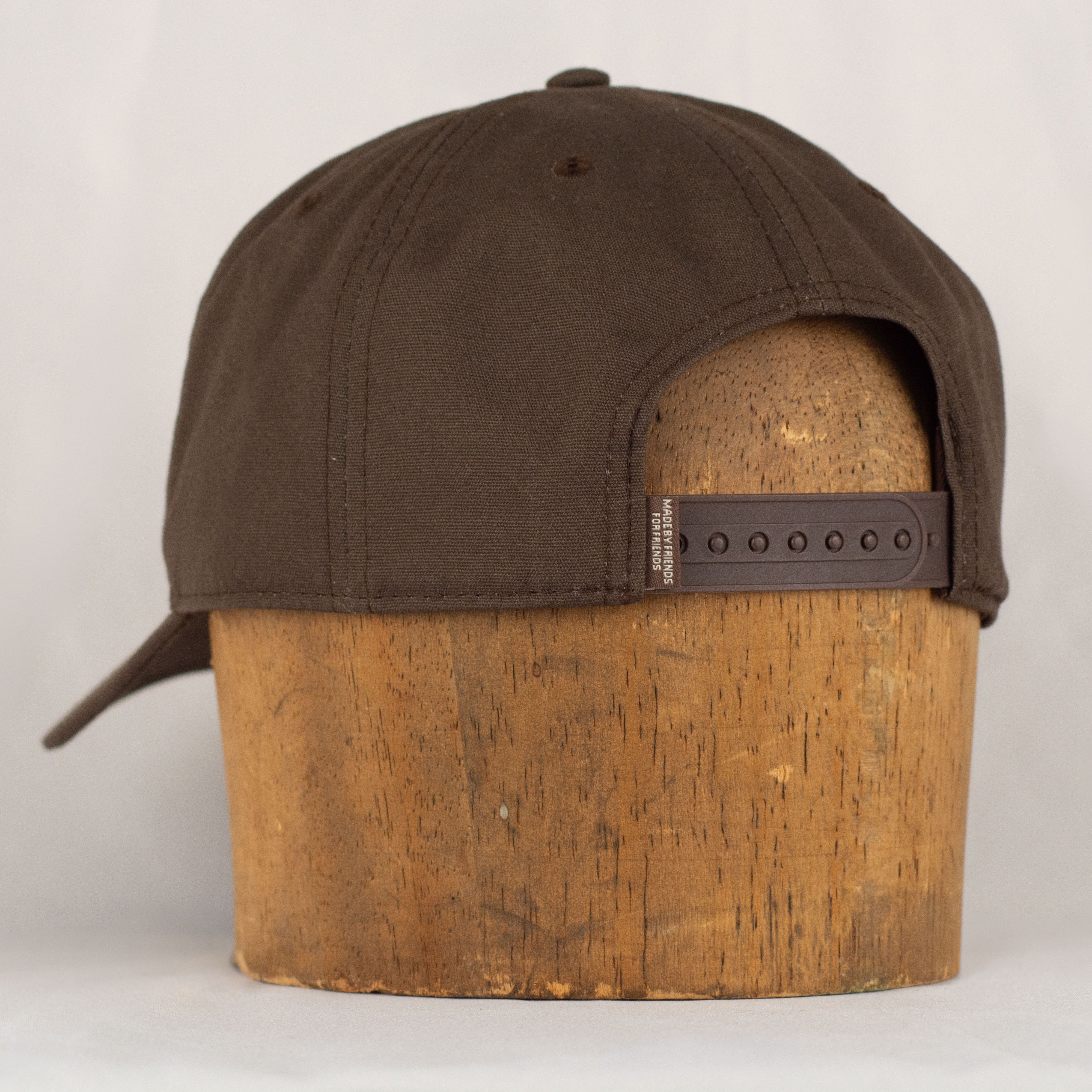 Globe Snapback Hat (Chocolate)