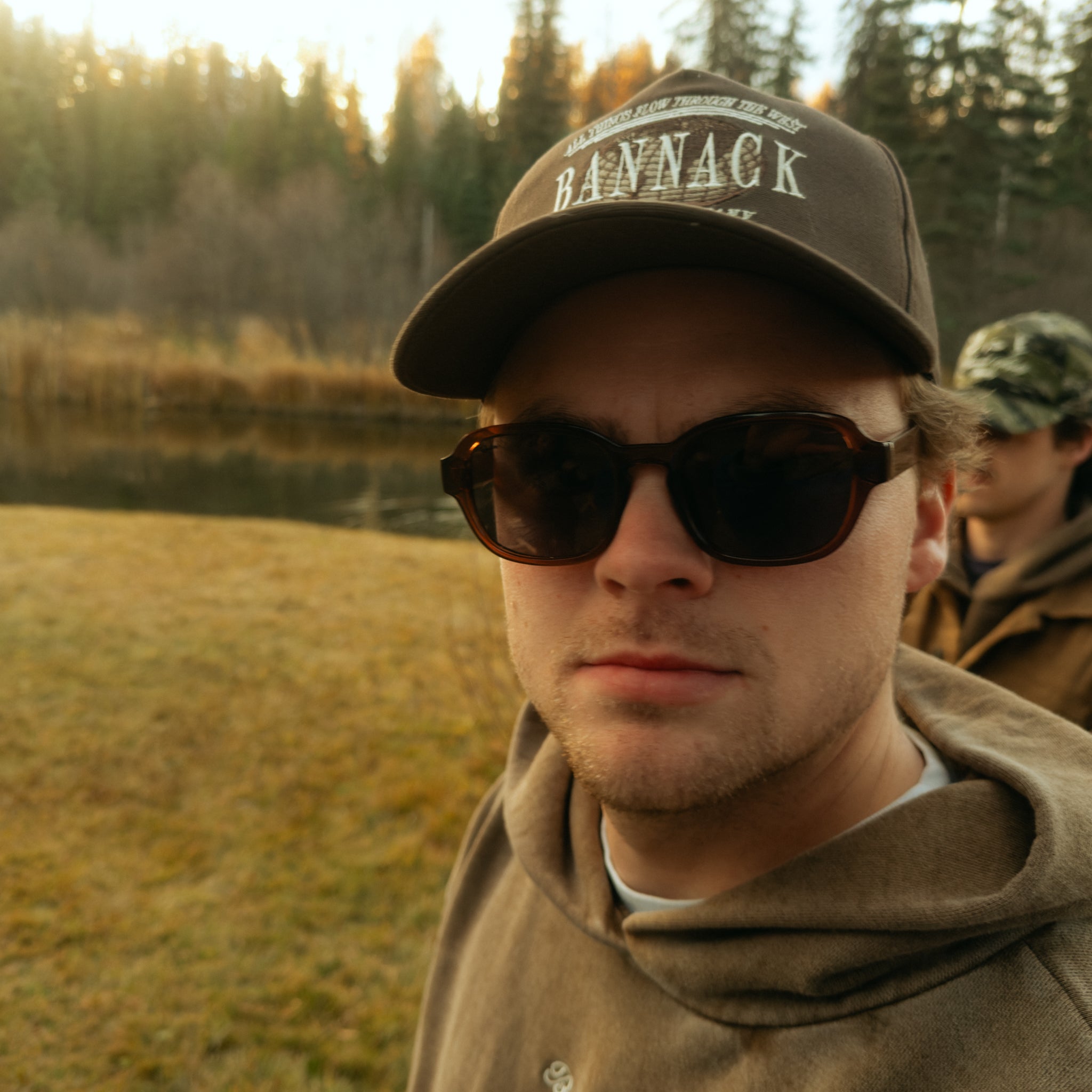 Globe Snapback Hat (Chocolate)